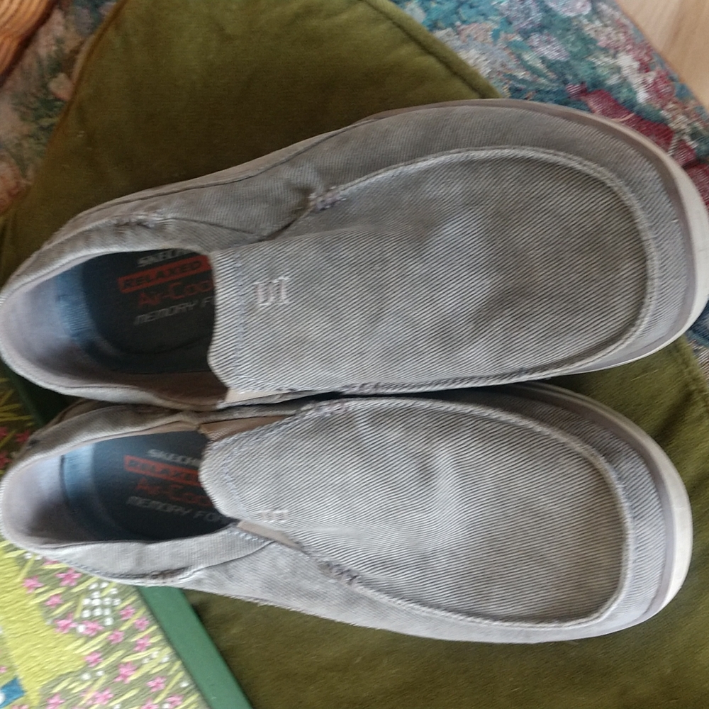 Skechers slip ons